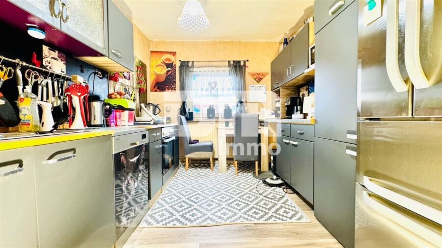 Schöne Doppelhaushälfte in schöner Wohnlage mit Panoramablick, Gartenbereich und Garage - EG Küche / Einbauküche